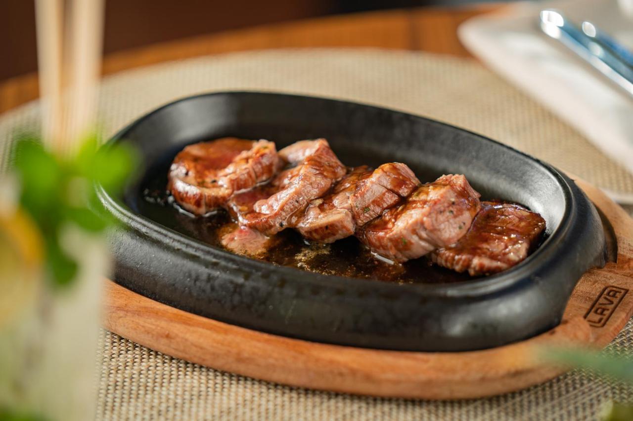 Hotel Jadali & Spa Marrakesh Exterior photo A plate of grilled lamb